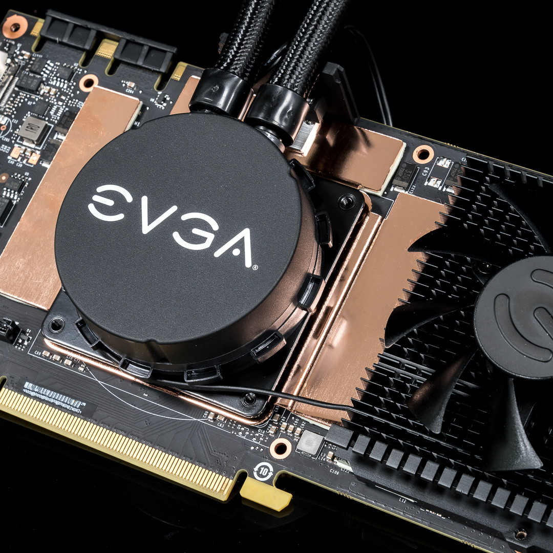 Immagine pubblicata in relazione al seguente contenuto: EVGA annuncia ufficialmente la video card GeForce GTX 1080 Ti SC2 HYBRID | Nome immagine: news26264_EVGA-GeForce-GTX-1080-Ti-SC2-HYBRID_3.jpg