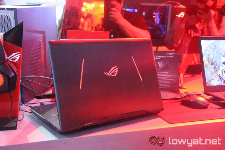 Risorsa grafica - foto, screenshot o immagine in genere - relativa ai contenuti pubblicati da amdzone.it | Nome immagine: news26430_ASUS-ROG-STRIX-GL702ZC_2.jpg