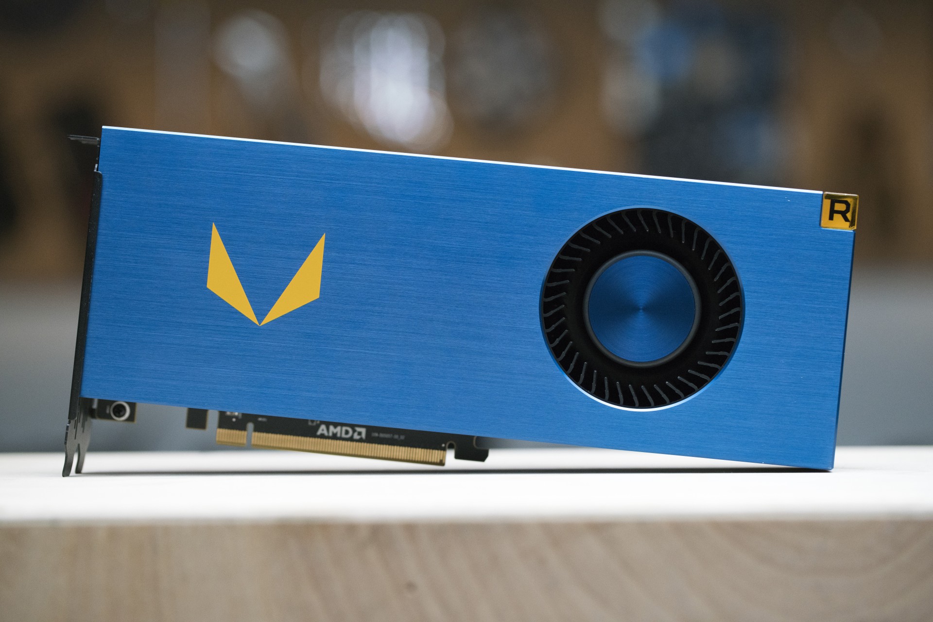 Risorsa grafica - foto, screenshot o immagine in genere - relativa ai contenuti pubblicati da amdzone.it | Nome immagine: news26591_AMD-Radeon-Vega-Frontier-Edition_1.jpg