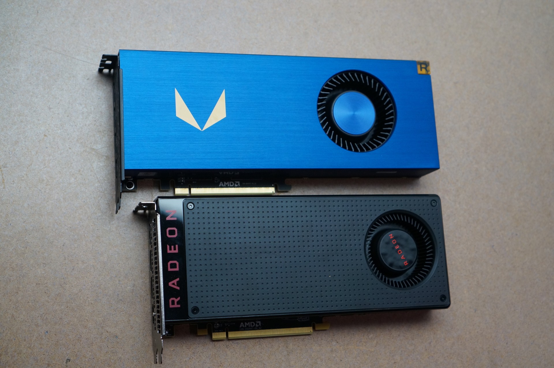 Immagine pubblicata in relazione al seguente contenuto: AMD Radeon Vega Frontier Edition vs NVIDIA TITAN Xp: primi benchmark | Nome immagine: news26591_AMD-Radeon-Vega-Frontier-Edition_5.jpg