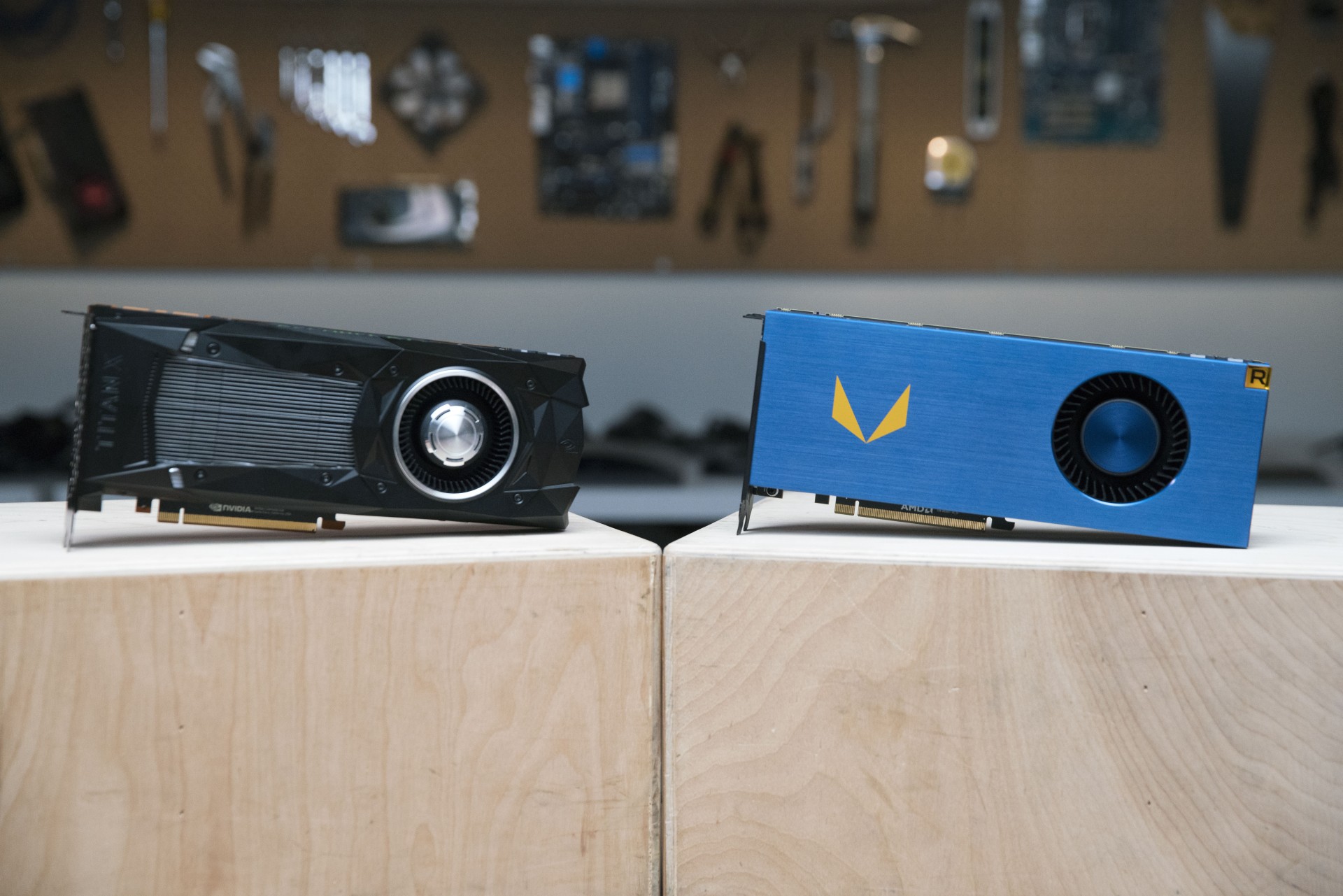 Immagine pubblicata in relazione al seguente contenuto: AMD Radeon Vega Frontier Edition vs NVIDIA TITAN Xp: primi benchmark | Nome immagine: news26591_AMD-Radeon-Vega-Frontier-Edition_6.jpg