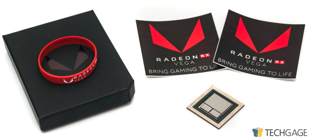 Immagine pubblicata in relazione al seguente contenuto: Photogallery focalizzata sull'unboxing di una video card Radeon RX Vega 64 | Nome immagine: news26831_AMD-Radeon-RX-Vega-64-Unboxing_10.jpg