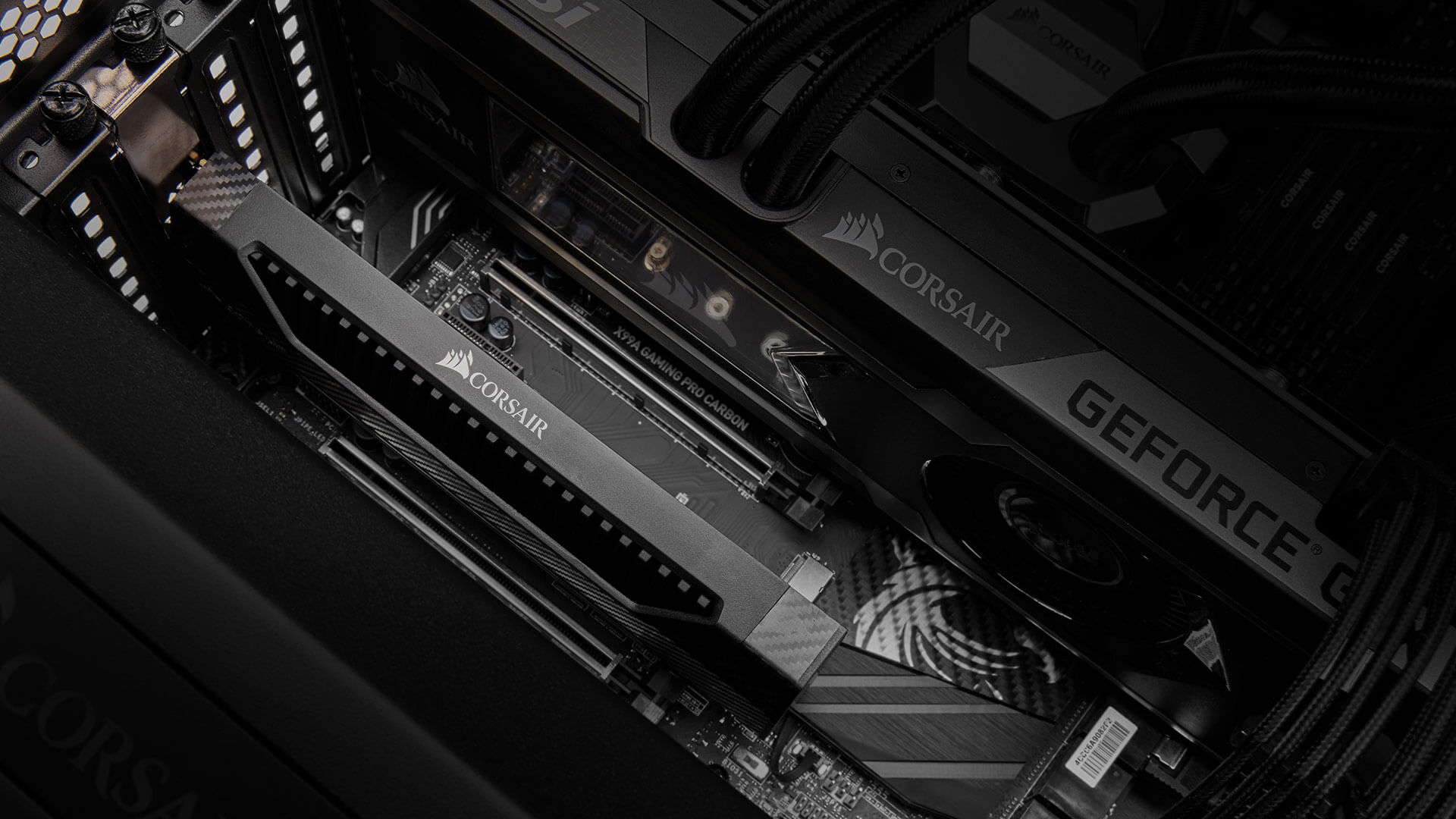 Immagine pubblicata in relazione al seguente contenuto: CORSAIR lancia la linea di SSD NVMe PCI-Express 3.0 x4 Neutron NX500 | Nome immagine: news26842_Corsair-Neutron-NX500_4.jpg