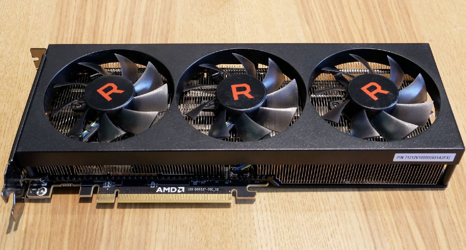 Risorsa grafica - foto, screenshot o immagine in genere - relativa ai contenuti pubblicati da amdzone.it | Nome immagine: news26849_Sample-Engineering-Radeon-RX-Vega-56_1.jpg