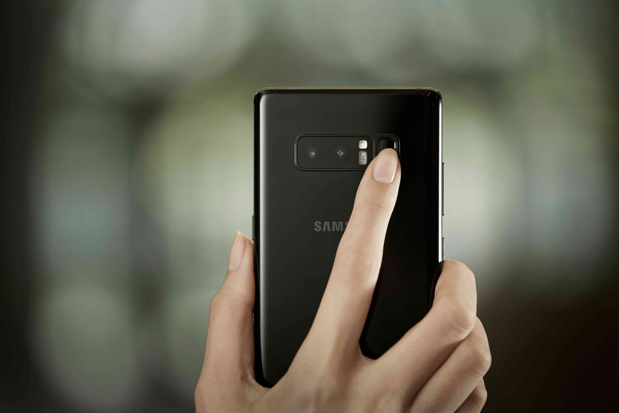 Immagine pubblicata in relazione al seguente contenuto: Samsung annuncia ufficialmente lo smartphone flag-ship Galaxy Note8 | Nome immagine: news26910_Samsung-Galaxy-Note-8_8.jpg