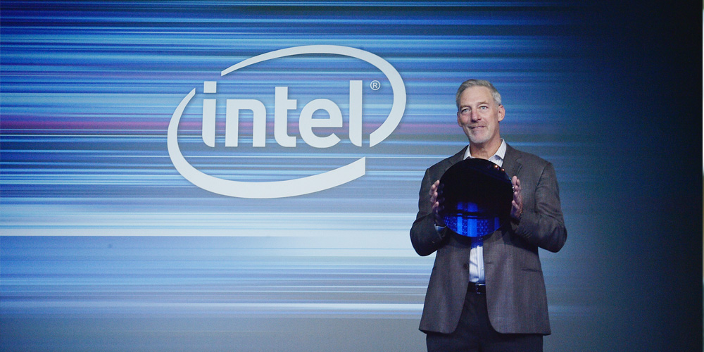 Immagine pubblicata in relazione al seguente contenuto: Intel mostra un wafer di processori Cannon Lake realizzato con il nodo a 10nm | Nome immagine: news27062_Intel-Technology-and-Manufacturing-Day_20.jpg