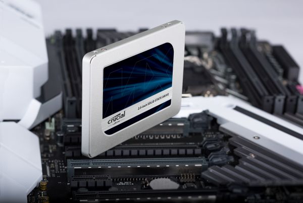 Immagine pubblicata in relazione al seguente contenuto: Crucial introduce la linea di SSD MX500 con memoria 3D NAND di Micron | Nome immagine: news27660_Crucial-SSD-MX500_3.jpg