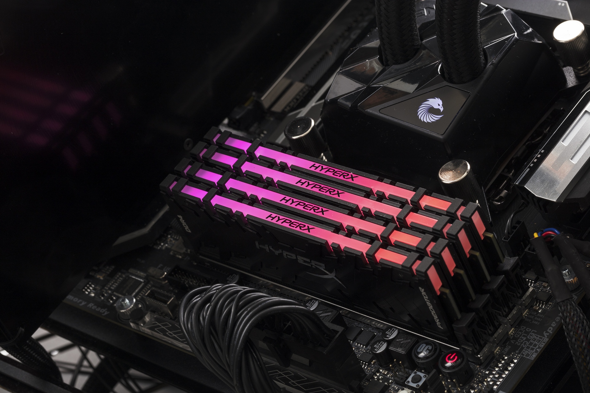 Immagine pubblicata in relazione al seguente contenuto: HyperX annuncia i moduli di memoria RAM HyperX Predator DDR4 RGB | Nome immagine: news27662_Kingston-HyperX-Predator-DDR4-RGB_1.jpg