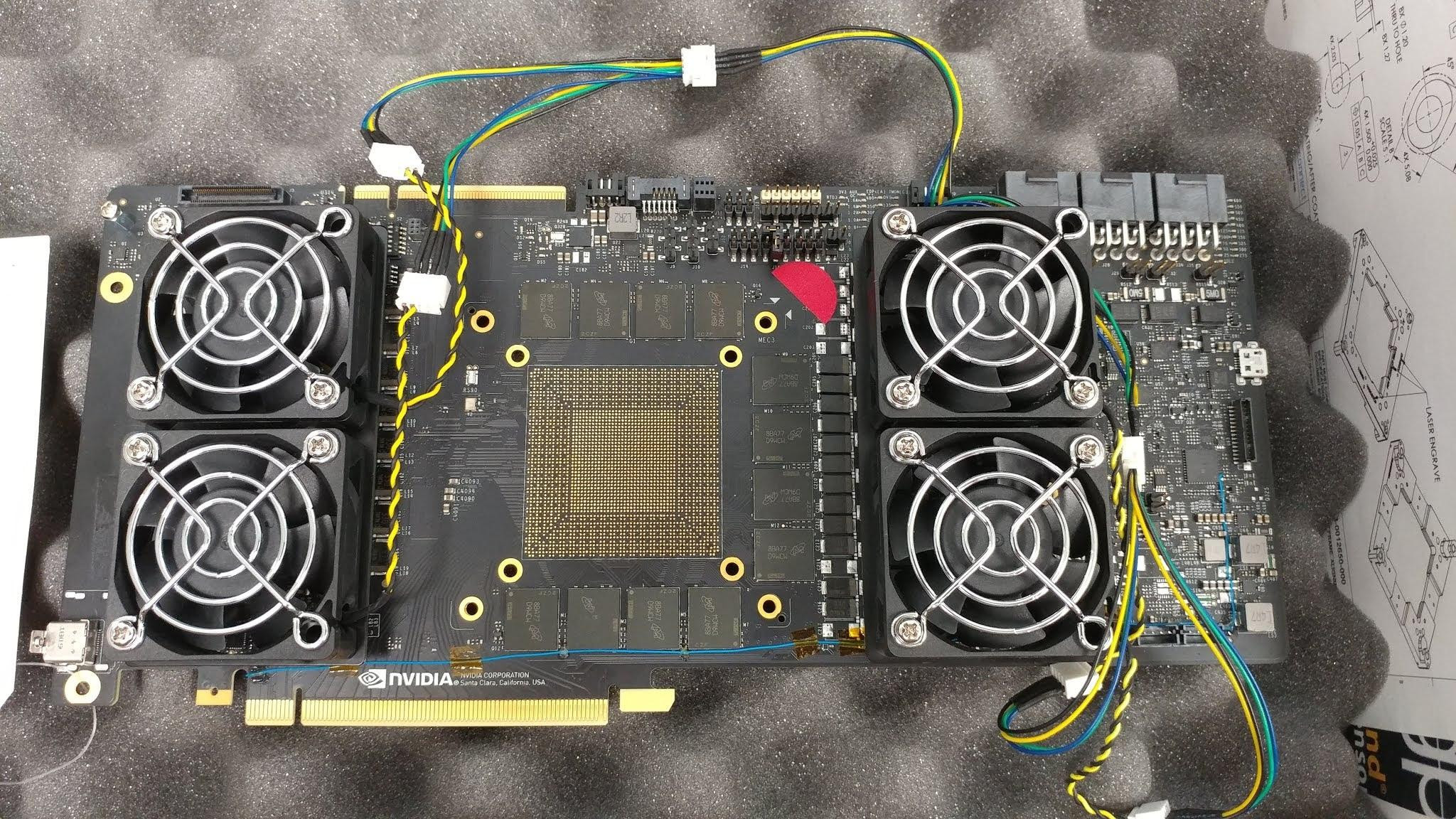 Immagine pubblicata in relazione al seguente contenuto: Foto di una video card NVIDIA Volta equipaggiata con 12GB di VRAM GDDR6 | Nome immagine: news28380_NVIDIA-Volta_1.jpg
