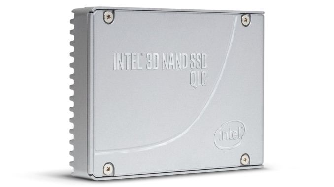 Immagine pubblicata in relazione al seguente contenuto: Intel avvia la produzione del suo primo SSD PCIe basato su 3D NAND QLC | Nome immagine: news28474_Intel-SSD-3D-NAND-QLC-PCIe_1.jpg