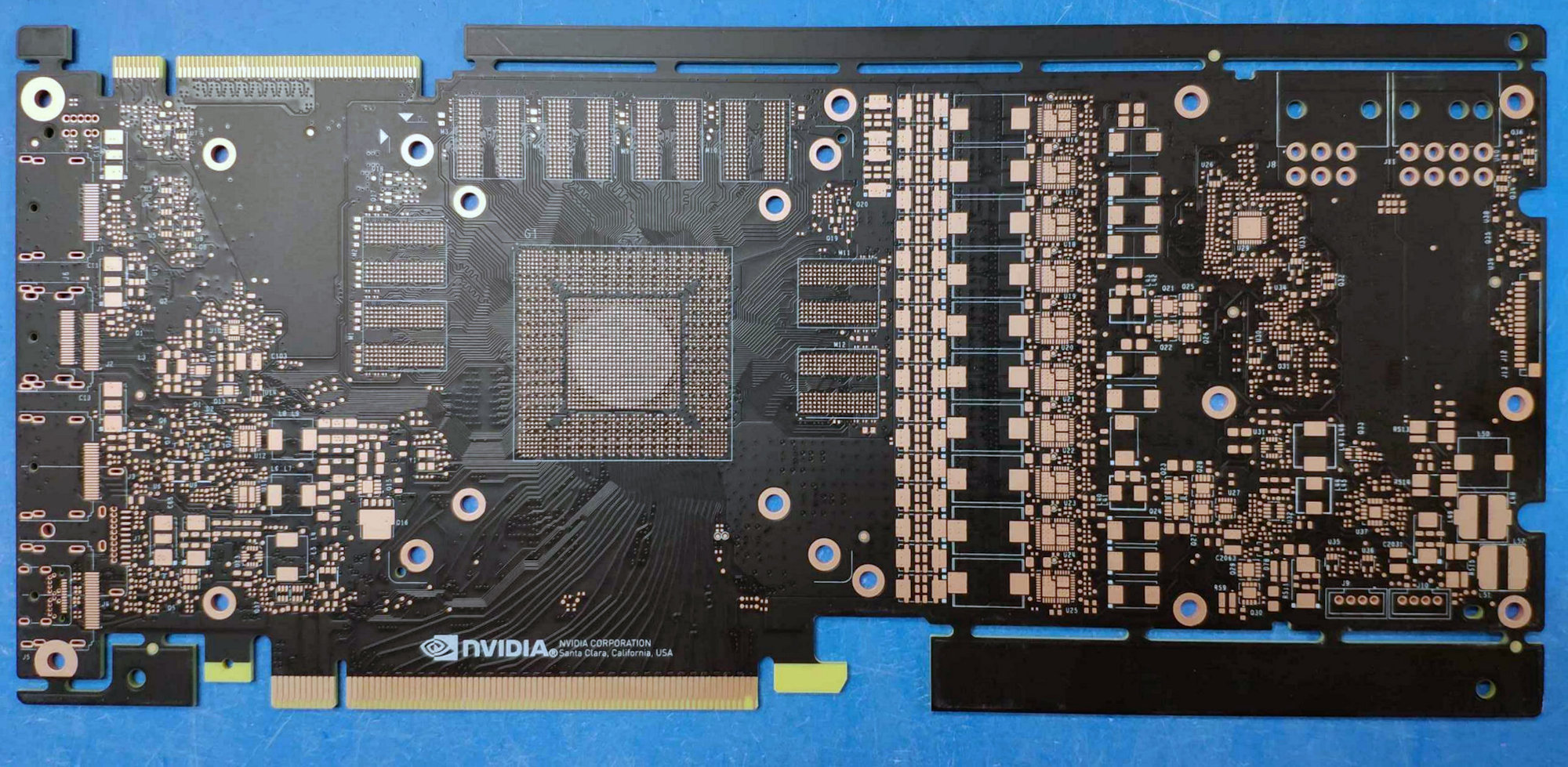 Immagine pubblicata in relazione al seguente contenuto: Sono on line le foto del PCB della video card GeForce GTX 2080 di NVIDIA? | Nome immagine: news28514_NVIDIA-PCB_1.jpg