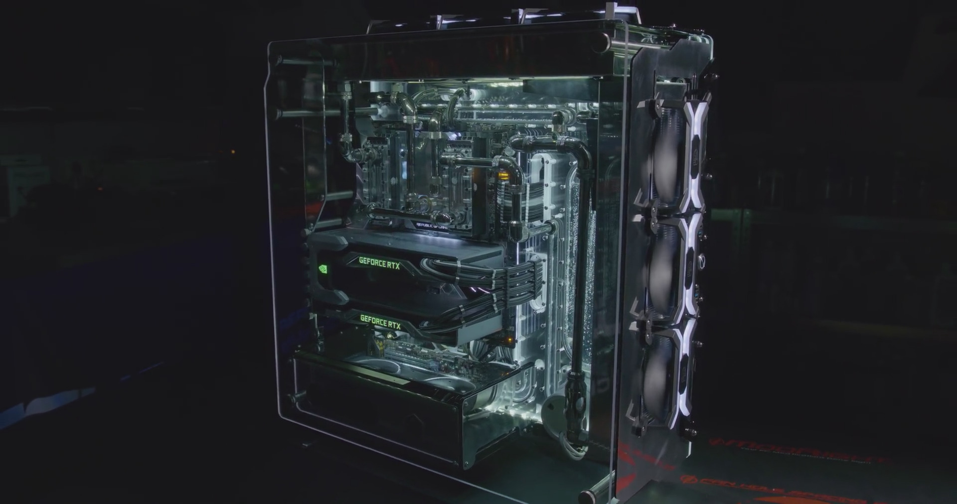 Immagine pubblicata in relazione al seguente contenuto: GeForce Garage: ecco il primo PC modded con due GeForce RTX 2080 Ti | Nome immagine: news28630_GeForce-Garage-Turing-L3p-Spectre-feat-GeForce-RTX-2080-Ti_4.jpg