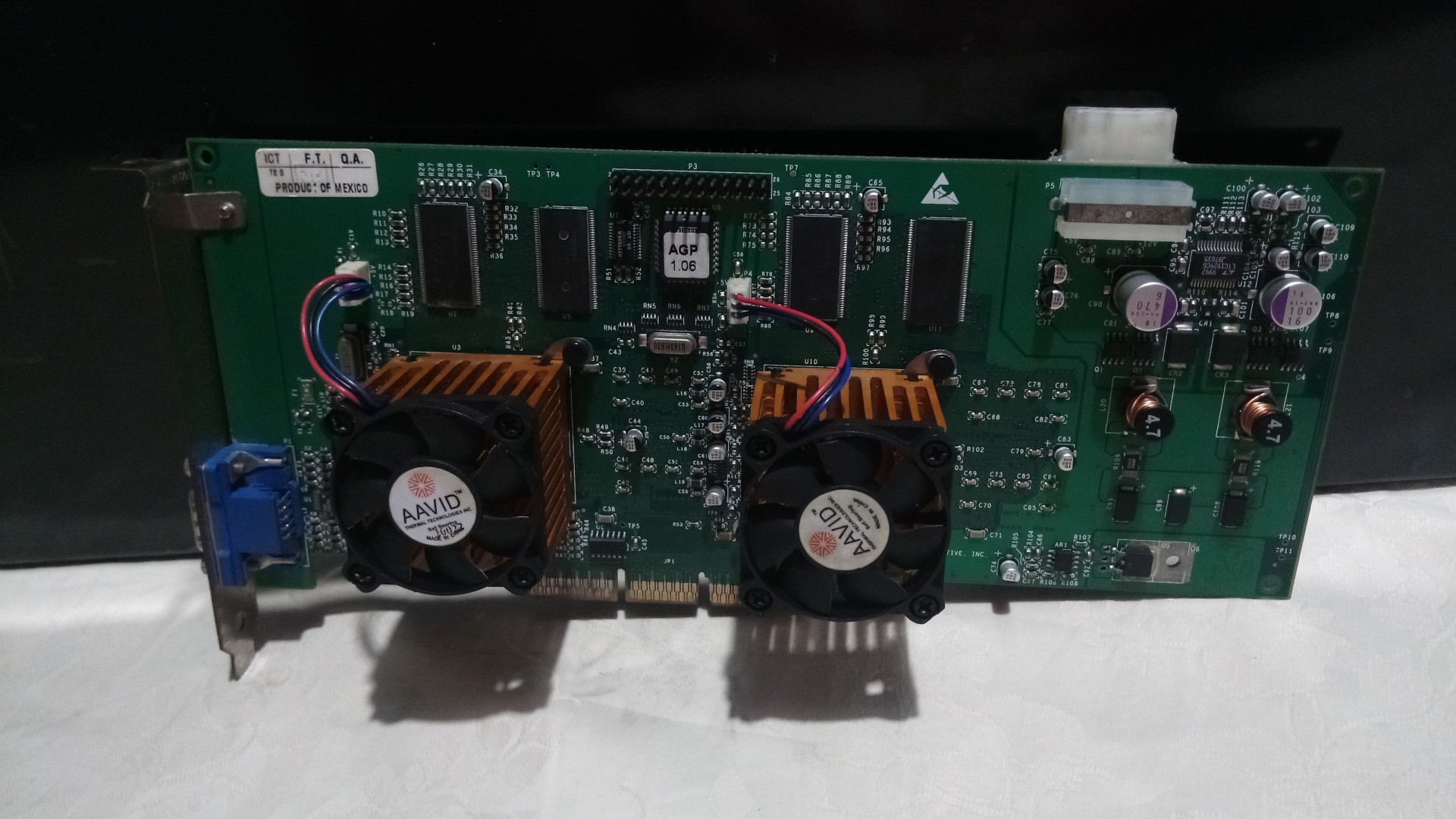 Immagine pubblicata in relazione al seguente contenuto: Latest modded system for retrogaming with a video card 3dfx Voodoo5 5500 | Nome immagine: news29521_3dfx-retrogaming-system-Voodoo5-5500-AGP-4x_3.jpg