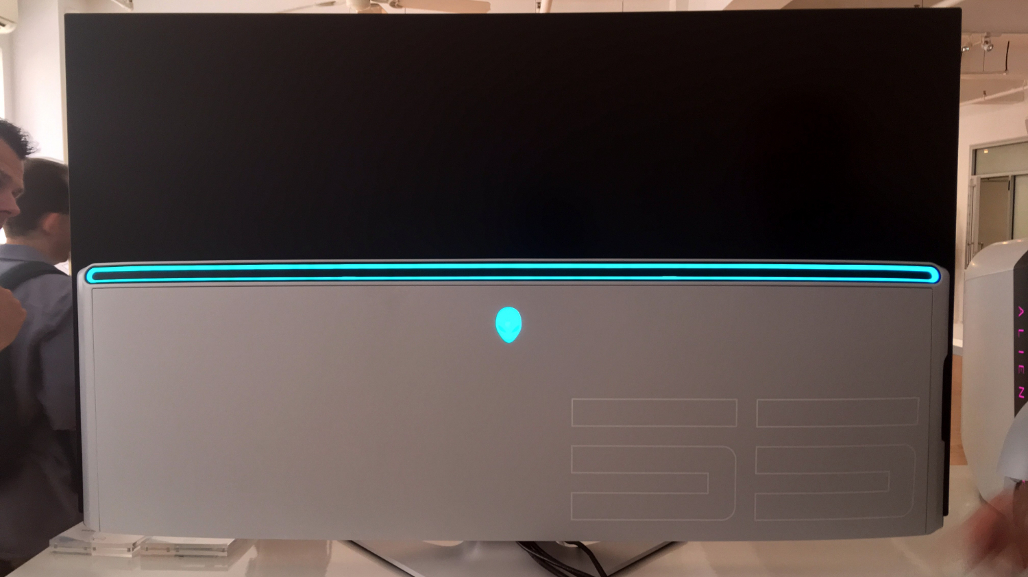 Immagine pubblicata in relazione al seguente contenuto: Data di lancio e prezzo del gaming monitor da 55-inch Alienware AW5520QF | Nome immagine: news29903_Alienware-AW5520QF_2.jpg