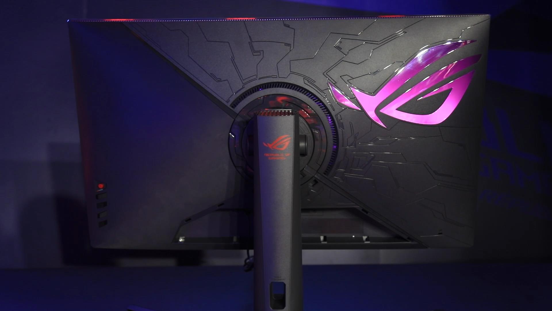 Immagine pubblicata in relazione al seguente contenuto: ASUS annuncia il gaming monitor ROG Swift PG329Q con pannello IPS da 32-inch | Nome immagine: news30957_ASUS-ROG-Swift-PG329Q_2.jpg