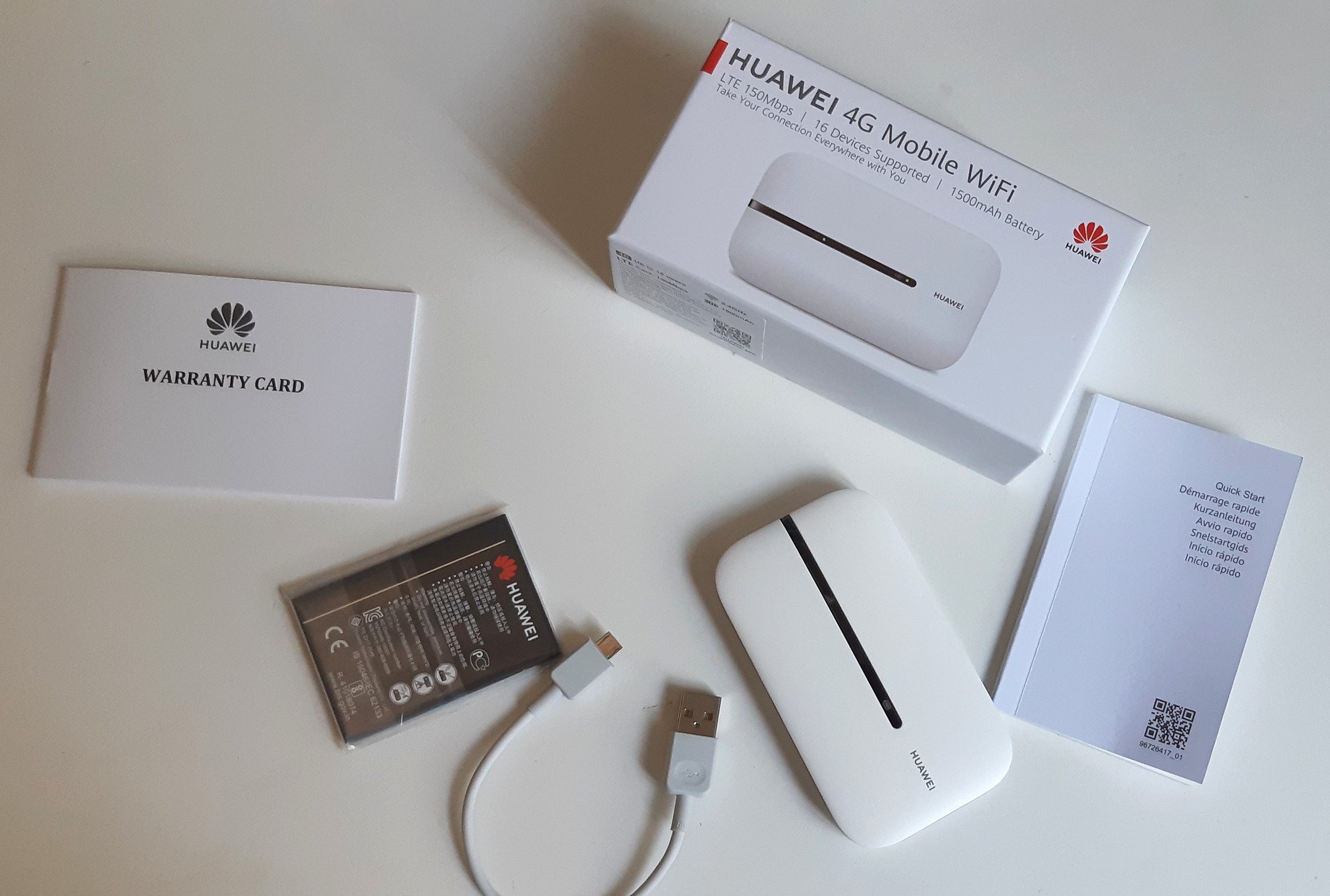 Media asset in full size related to 3dfxzone.it news item entitled as follows: Unboxing Router Huawei 4G Mobile WiFi (model number: E5576-320) | Image Name: news30973_Router-4G-Huawei-E5576-320_1.png