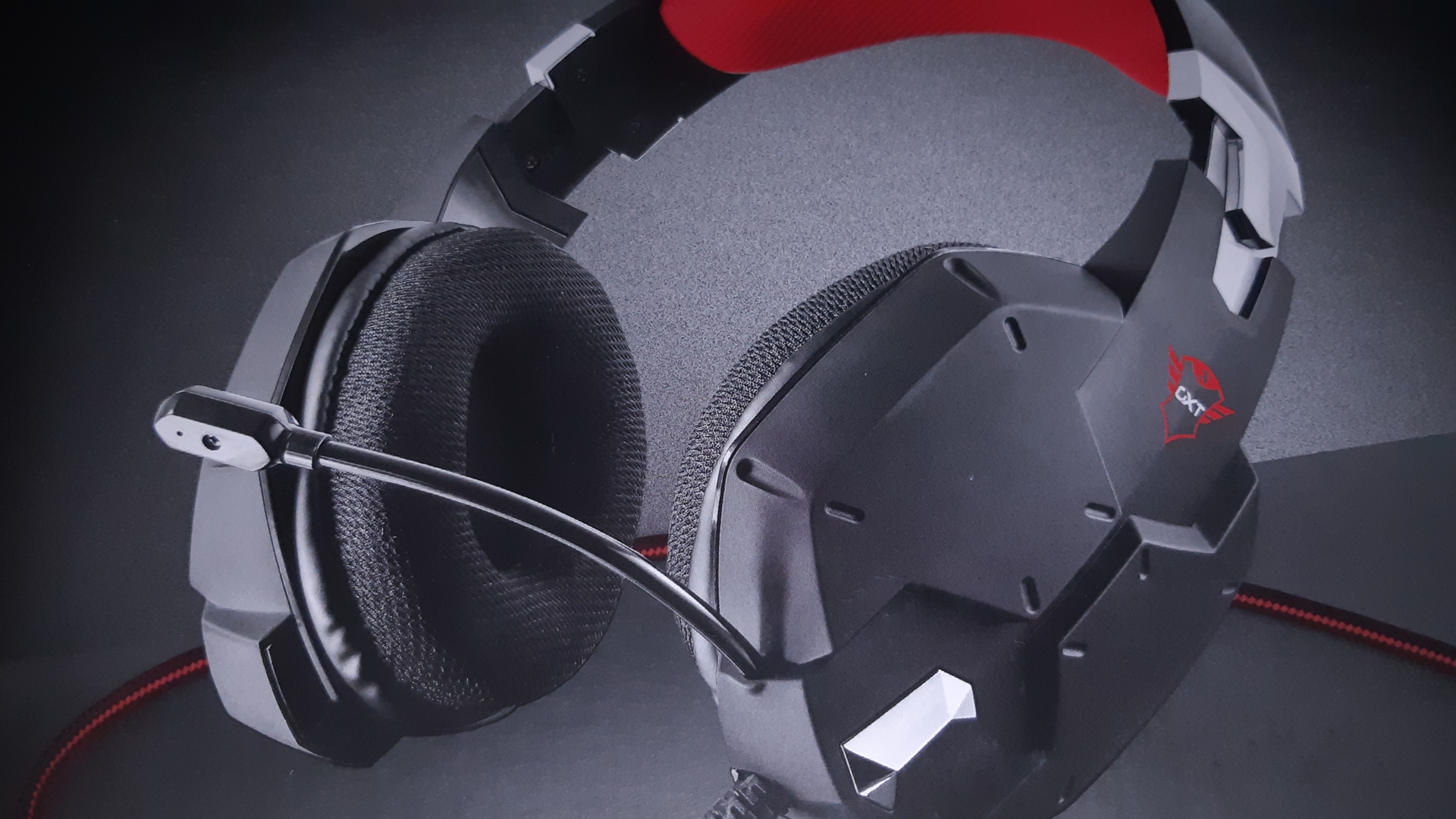 Unboxing Gaming Headset Trust CARUS 