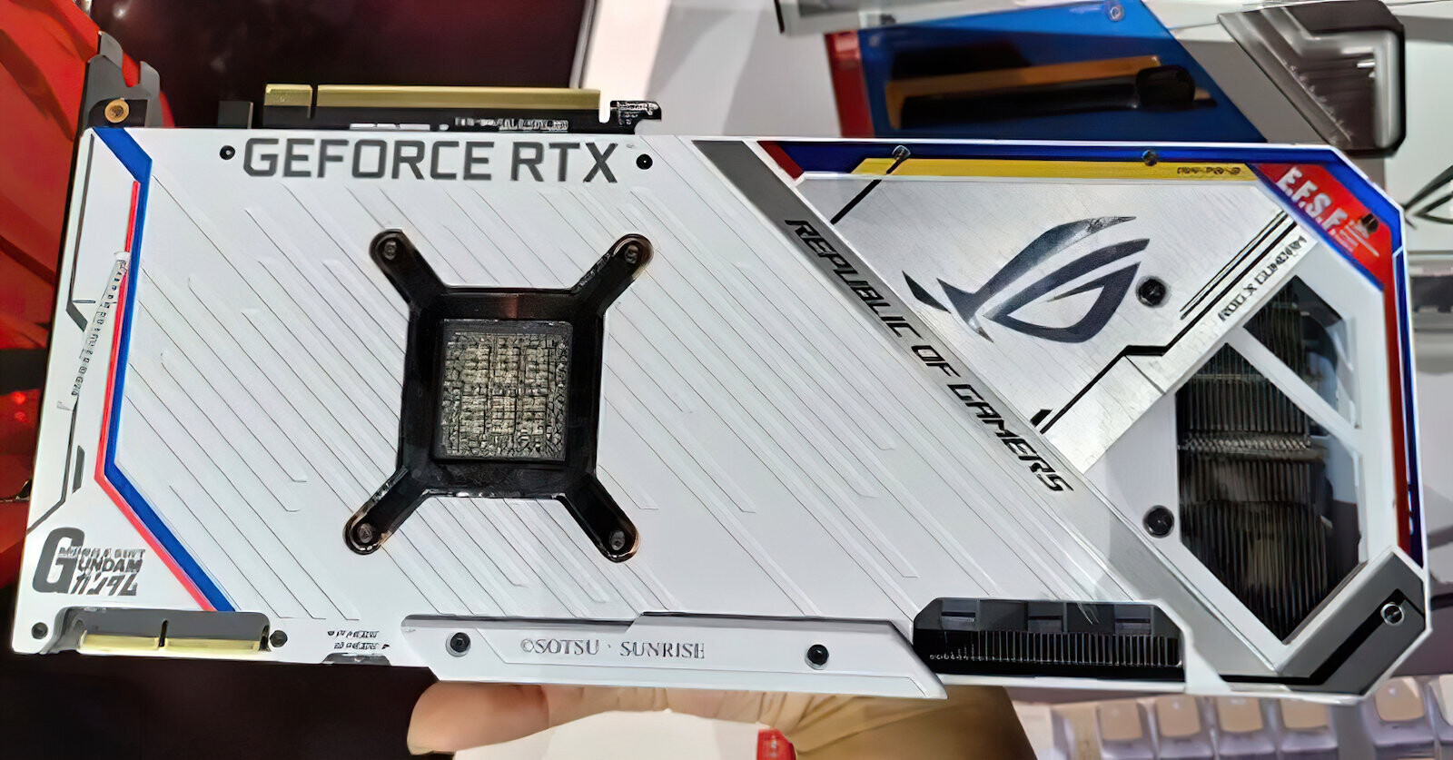 Immagine pubblicata in relazione al seguente contenuto: ASUS presenta la top video card GeForce RTX 3090 ROG STRIX GUNDAM Edition | Nome immagine: news31235_ASUS-GeForce-RTX-3090-ROG-STRIX-GUNDAM-Edition_2.jpg