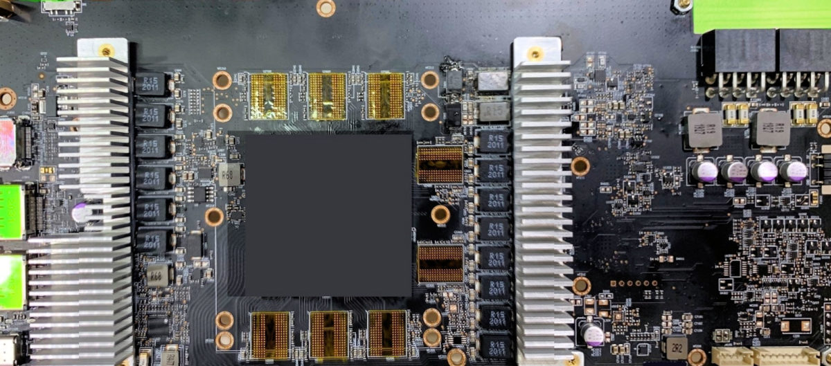 Immagine pubblicata in relazione al seguente contenuto: Potrebbe essere gi on line la foto di una video card AMD Radeon RX 6800 XT | Nome immagine: news31247_Sample-Engineering-Big-Navi_1.jpg