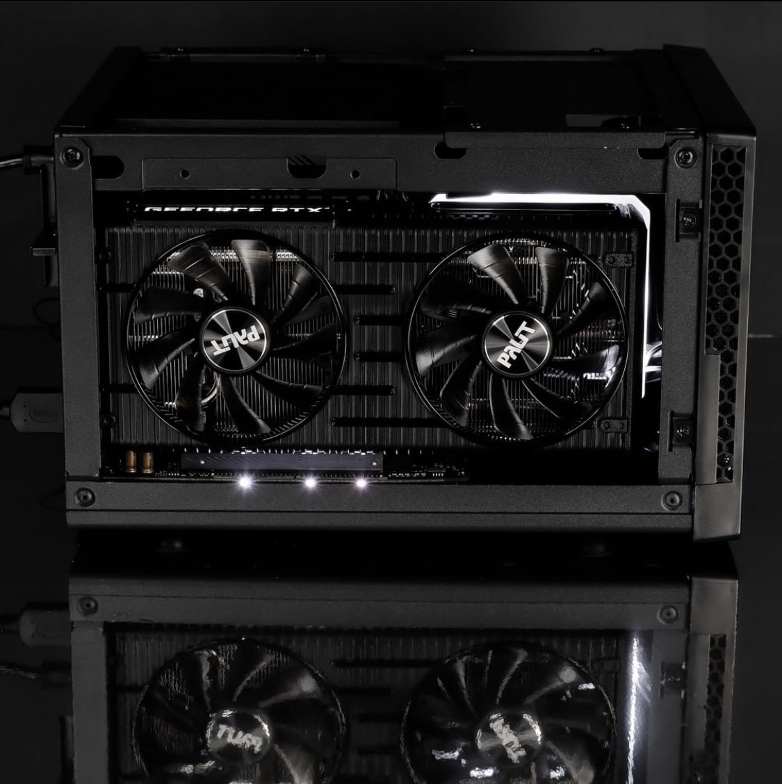 Immagine pubblicata in relazione al seguente contenuto: Palit pubblica una galleria fotografica della GeForce RTX 3060 Ti Dual | Nome immagine: news31474_Palit-GeForce-RTX-3060-Ti-Dual_3.jpg