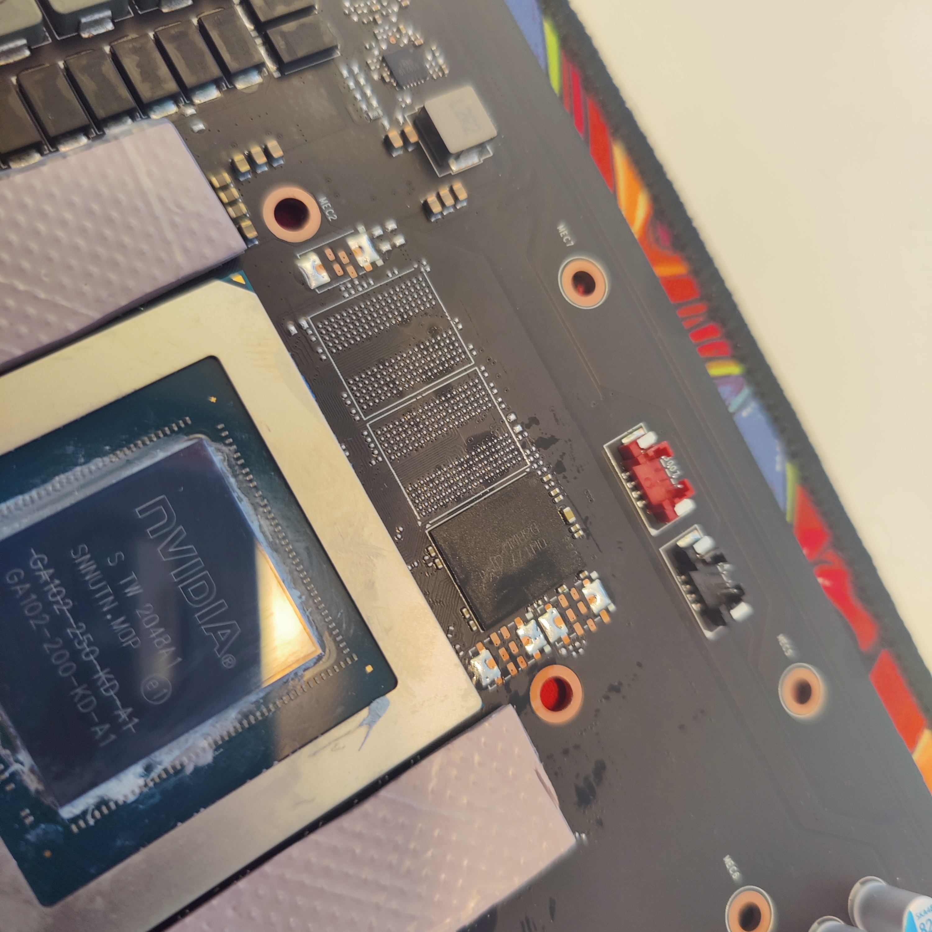 Immagine pubblicata in relazione al seguente contenuto: La GPU della GeForce RTX 3080 Ti utilizzata anche per alcune RTX 3090 e RTX 3080 | Nome immagine: news31898_GPU-NVIDIA-GA102-250-A1_2.jpg