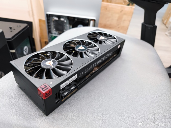 Immagine pubblicata in relazione al seguente contenuto: Foto della Radeon RX 6900 XT LEGION di Lenovo, una esclusiva per i PC LEGION | Nome immagine: news31921_Lenovo-Radeon-RX-6900-XT-LEGION_1.jpg