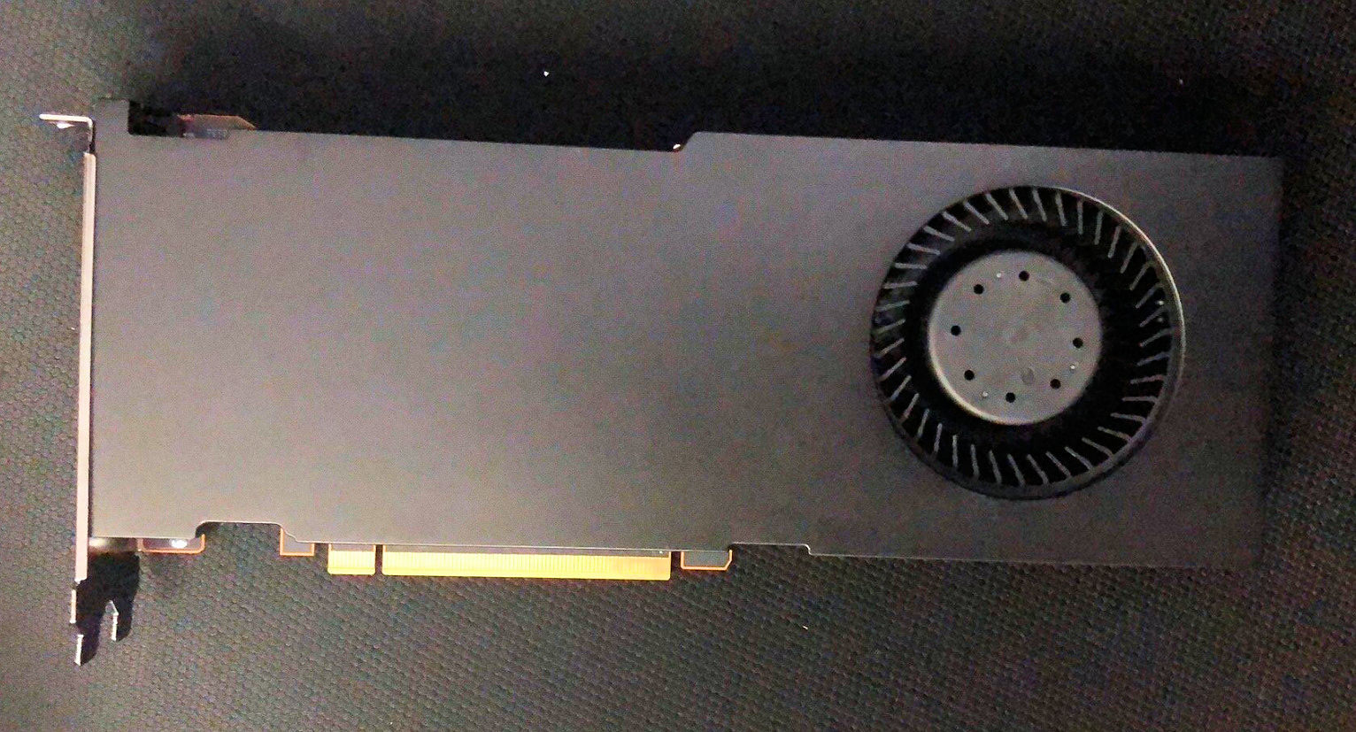 Immagine pubblicata in relazione al seguente contenuto: Foto e test con Geekbench della Radeon Pro W6900X in arrivo da AMD per Mac? | Nome immagine: news31990_Radeon-Pro-W6900X_2.jpg