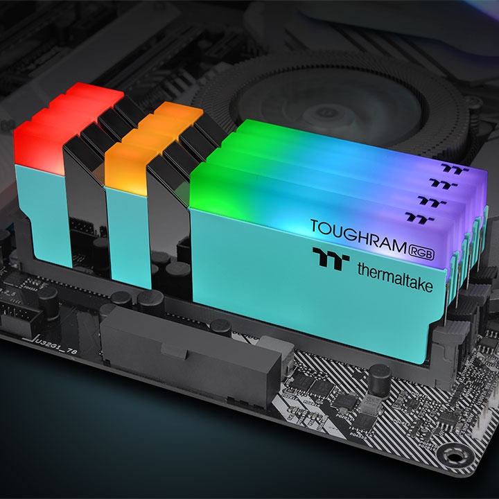 Immagine pubblicata in relazione al seguente contenuto: Thermaltake aggiunge una variante turchese ai moduli di DDR4 ToughRAM RGB | Nome immagine: news32238_Thermaltake-Turquoise-TOUGHRA-RGB-Memory-DDR4-3600MHz_2.jpg