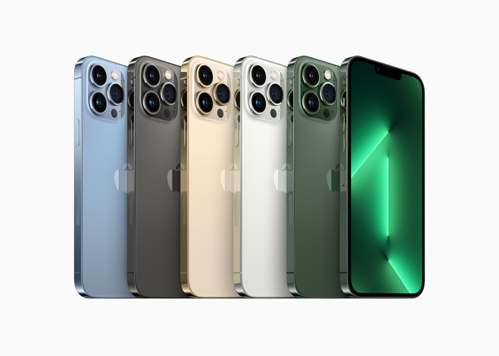 Immagine pubblicata in relazione al seguente contenuto: Apple annuncia nuovi modelli di iPhone 13 in due inedite tonalit di verde | Nome immagine: news33057_Apple-iPhone-13-green_2.jpg