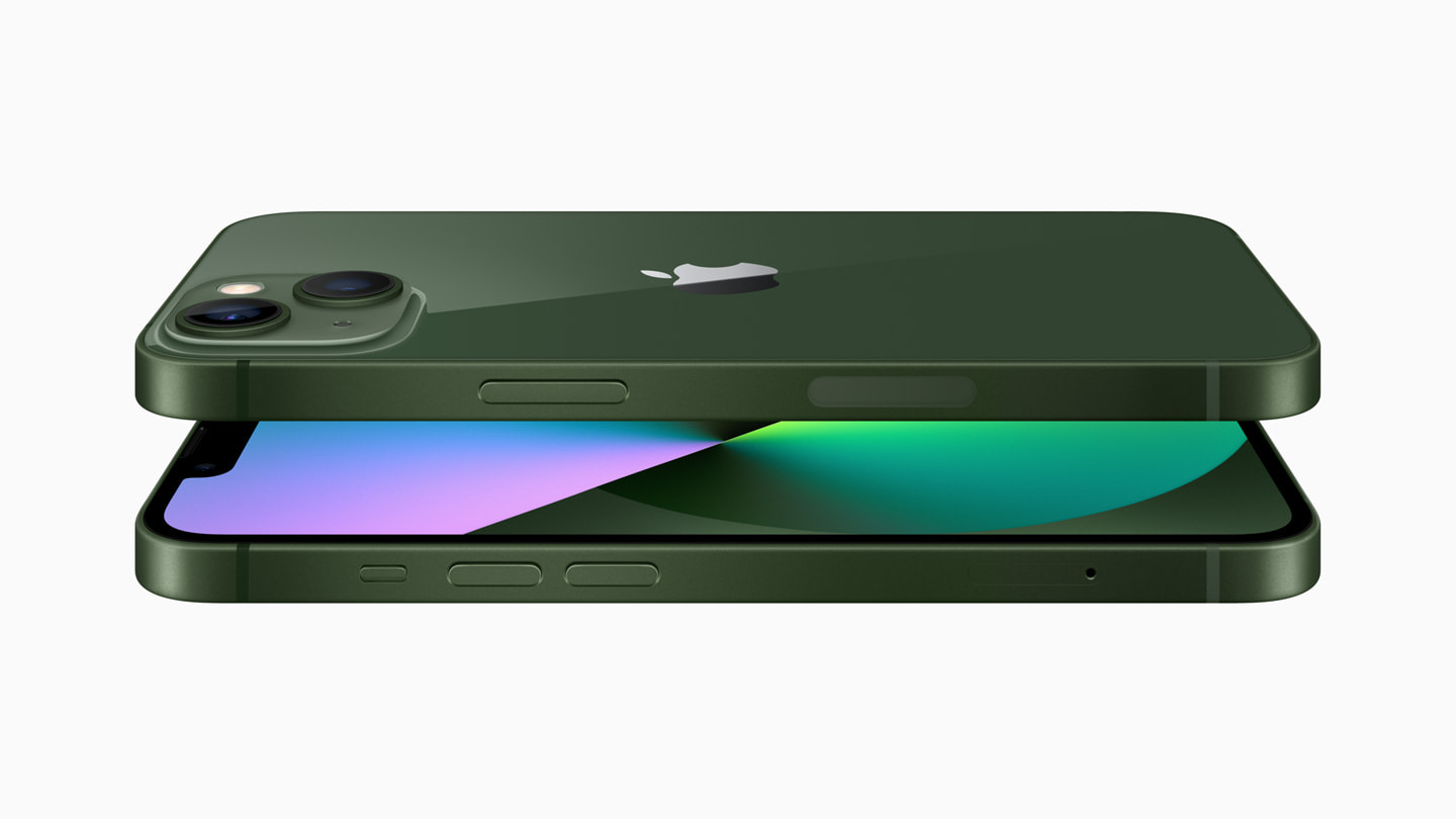 Immagine pubblicata in relazione al seguente contenuto: Apple annuncia nuovi modelli di iPhone 13 in due inedite tonalit di verde | Nome immagine: news33057_Apple-iPhone-13-green_3.jpg