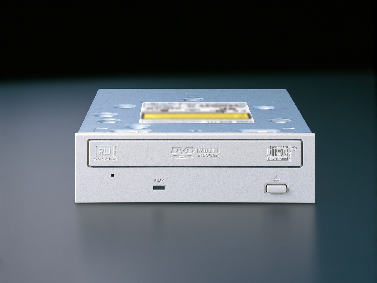 Immagine pubblicata in relazione al seguente contenuto: Buffalo, nuovi player DVD per bus SATA e USB 2.0 | Nome immagine: news4465_1.jpg