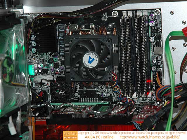 Media asset in full size related to 3dfxzone.it news item entitled as follows: AMD mostra l'Athlon64 X2 6400+ Black Edition e il Phenom FX | Image Name: news5444_7.jpg