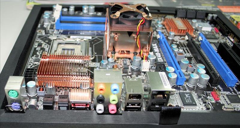 Immagine pubblicata in relazione al seguente contenuto: Foto e info della mobo IX48-MAX di Abit per le cpu Intel | Nome immagine: news6168_3.jpg