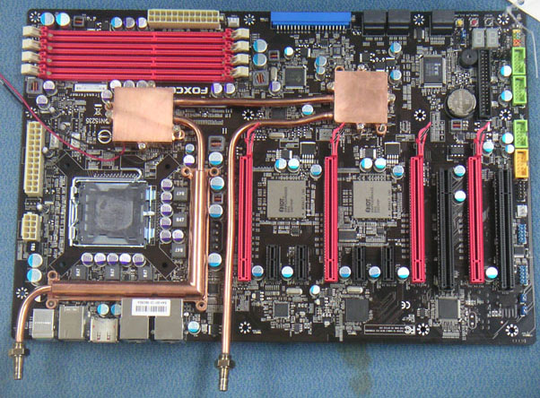 Immagine pubblicata in relazione al seguente contenuto: CES 2008: Foxconn mostra una mobo Quad CrossFire Ready | Nome immagine: news6529_2.jpg