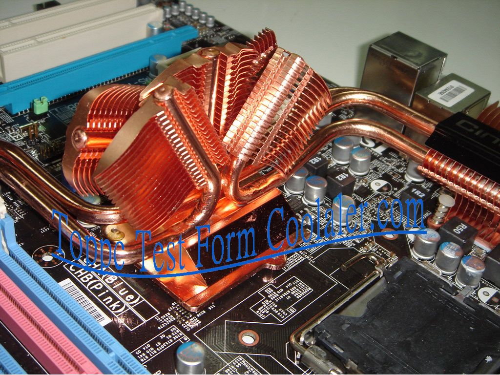 Immagine pubblicata in relazione al seguente contenuto: Un cooler con 5 heatpipe per la mobo P45D3 Platinum di MSI | Nome immagine: news7088_4.jpg
