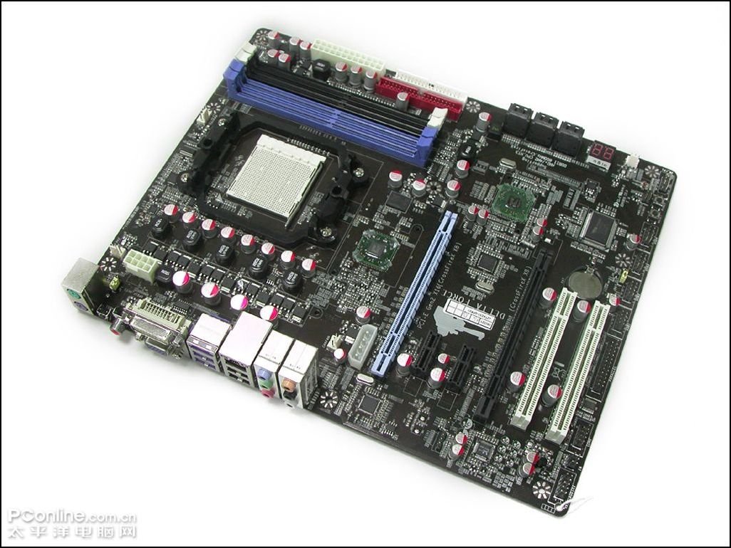 Immagine pubblicata in relazione al seguente contenuto: Prime foto di una motherboard basata sul chip-set AMD 790GX | Nome immagine: news7324_1.jpg