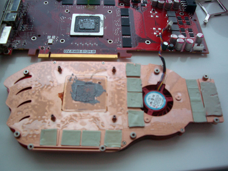 Immagine pubblicata in relazione al seguente contenuto: Computex 2008: le foto di una card AMD HD 4850 (gpu RV770) | Nome immagine: news7729_3.jpg