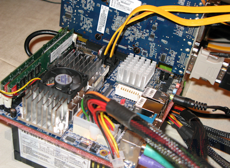 Immagine pubblicata in relazione al seguente contenuto: VIA mostra l'esecuzione di Crysis su un sistema con cpu Nano | Nome immagine: news7746_1.png