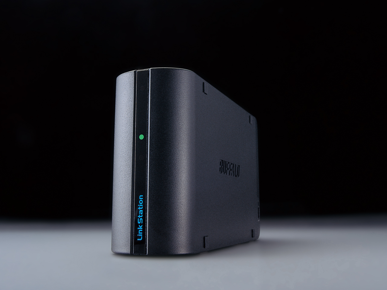 Immagine pubblicata in relazione al seguente contenuto: Buffalo lancia LS-WS500GL/R, un NAS in formato mini da 500Gb | Nome immagine: news7772_1.jpg