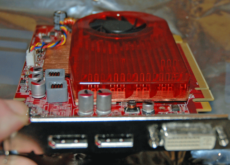 Immagine pubblicata in relazione al seguente contenuto: Prime foto di una video card Radeon HD 4760 (gpu RV730) | Nome immagine: news8245_4.gif