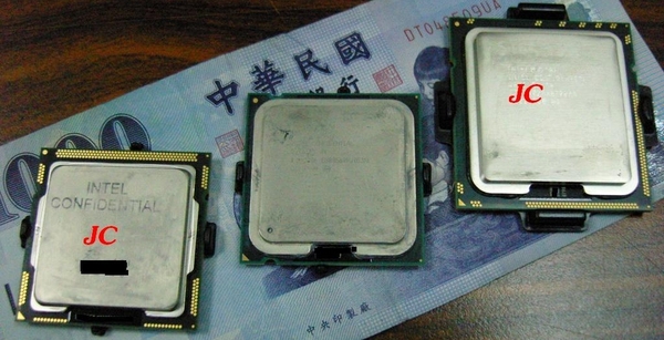 Immagine pubblicata in relazione al seguente contenuto: Intel, foto di una cpu Lynnfield, una Gainestown e una Yorkfield | Nome immagine: news8761_1.jpg