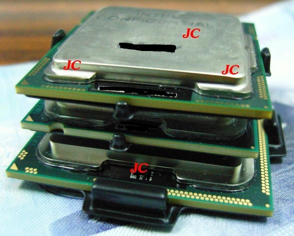 Immagine pubblicata in relazione al seguente contenuto: Intel, foto di una cpu Lynnfield, una Gainestown e una Yorkfield | Nome immagine: news8761_3.jpg