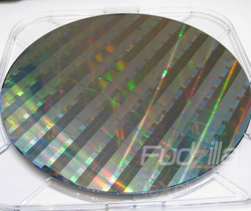 Immagine pubblicata in relazione al seguente contenuto: Intel mostra la sua prima cpu con 80 core al Dubai Trade Show | Nome immagine: news8870_7.jpg