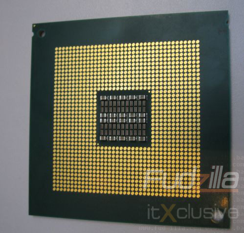 Immagine pubblicata in relazione al seguente contenuto: Intel mostra la sua prima cpu con 80 core al Dubai Trade Show | Nome immagine: news8870_8.jpg