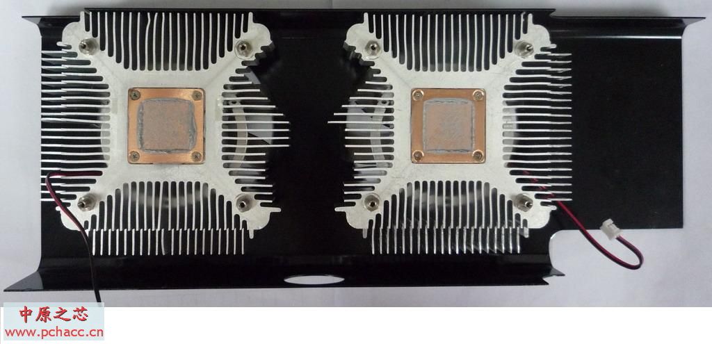 Immagine pubblicata in relazione al seguente contenuto: Foto della card dual-gpu ATI Radeon HD 4850 X2 di Sapphire | Nome immagine: news8884_3.jpg