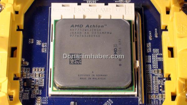 Media asset in full size related to 3dfxzone.it news item entitled as follows: Primi benchmark del processore Athlon X2 7750 (Kuma) di AMD | Image Name: news9167_1.jpg