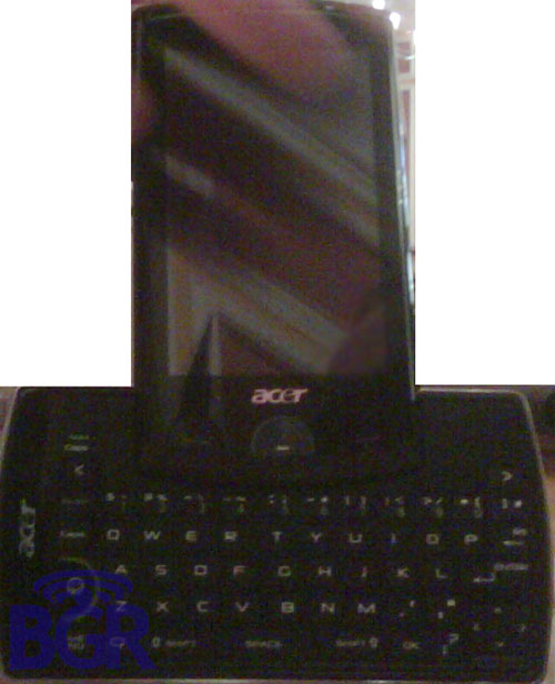 Immagine pubblicata in relazione al seguente contenuto: E' in Rete una foto del primo smartphone prodotto da Acer | Nome immagine: news9559_1.jpg