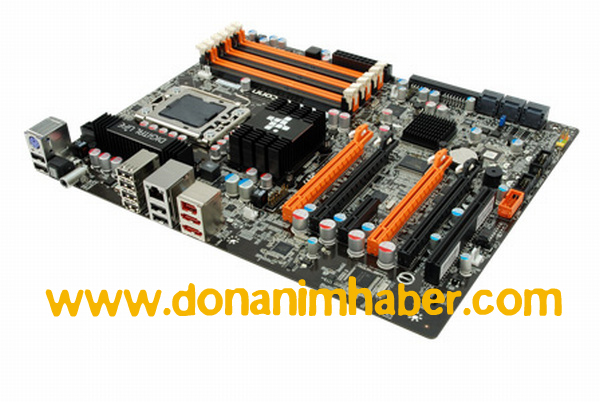 Media asset in full size related to 3dfxzone.it news item entitled as follows: X58 Renaissance II, la mobo per Core i7 di Foxconn SAS Ready | Image Name: news9952_1.jpg