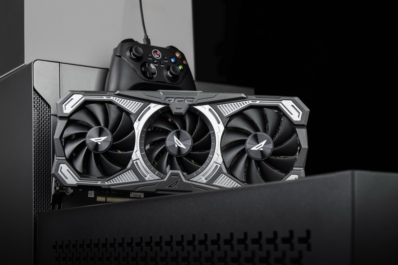 Immagine pubblicata in relazione al seguente contenuto: Zotac introduce la video card factory-overclocked GeForce RTX 3090 Ti PGF OC | Nome immagine: news33159_Zotac-GeForce-RTX-3090-Ti-PGF-OC_7.jpg