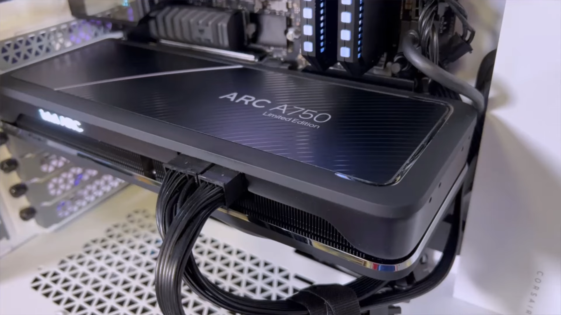 Immagine pubblicata in relazione al seguente contenuto: Preview Intel sulle prestazioni gaming della video card Arc A750 Limited Edition | Nome immagine: news33466_intel-previews-arc-a750-graphics-card-performance_2.png